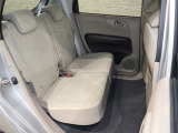 2列目シートも足元はゆったりしており快適にお座り頂けます!チャイルドシートの取り付けにも対応しており、後部座席にお乗りの方も楽しく広々と使用できます!!