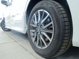 別途オプションにてタイヤの交換やホイール交換・スタッドレスタイヤ組込み等可能です!詳しくは当店スタッフまでご相談ください☆