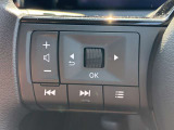 オーディオ操作用のスイッチです!これがあればナビに手を伸ばすことなくチャンネルの変更や音量の調整ができます!