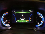 とっても見やすいメーターです。夜間時はラグジュアリーな気分にさせてくれる照明が魅力ですので、夜のドライブも楽しみになりますよ♪