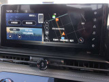 NissanConnectナビ(地デジ内蔵)は、ハンズフリーフォン、VICS、ボイスアシスタント、Bluetooth、USB接続、HDMI接続、Apple CarPlay・Android Auto連携機能、Amazon Alexa搭載、iPodなど多様なコンテンツに対応!