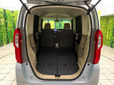 普段のお買い物や通勤、送迎等に十分な荷室スペースを確保しております。セカンドシートを倒すと、大きな荷物の積載も可能です♪