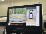 【全周囲カメラ】専用のカメラにより、上から見下ろしたような視点で360度クルマの周囲を確認することができます☆死角部分も確認しやすく、狭い場所での切り返しや駐車もスムーズに行えます。
