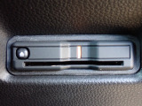 ■【ETC車載器】が装備されています。セットアップをしてお渡しとなり、ETCカードを差し込むだけで高速道路の利用が可能です。