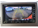 バックモニター付ですので、車庫入れも駐車もラクラクです。