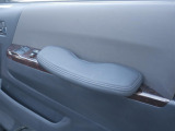 ドアポケットにはアームレストが付いております☆