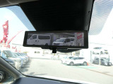 インテリジェントスマートルームミラー 後席の乗車時やお荷物などで後方確認ができない場合は後方確認専用カメラでくっきり!安心ですね!