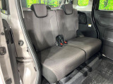 後部座席も気になるようなキズ・汚れやへたり等、大きなダメージはなく、良好な状態です。