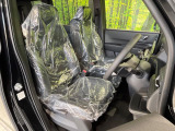 運転席まわりには十分なスペースがあり、大柄な方でもゆったり運転していただける環境です。