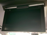 【フリップダウンモニター】大画面モニターで後席でもエンタメをお楽しみいただけます。小さなお子様にも大人気の装備です♪
