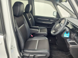 前方の視界もよく、座面の高さ調整出来ますし、足元も広々しているので、運転しやすいですよ♪