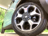 【純正15インチアルミホイール】外観にマッチした純正アルミホイールを装着しております。各種社外アルミホイールや、スタッドレスタイヤも取扱いしております。是非ご相談ください♪