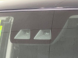 【スマートアシスト】走行中に前方の車両等を認識し、衝突しそうな時は警報とブレーキで衝突回避と被害軽減をアシスト。より安全にドライブをお楽しみいただけます。