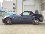 アルミホイールで全体的にデザインがまとまっています。車も人も、オシャレはまずは足元からですね。