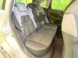 後部座席も気になるようなキズ・汚れやへたり等、大きなダメージはなく、良好な状態です。