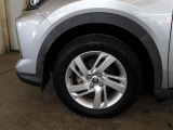 純正16インチアルミホイール装備です☆
