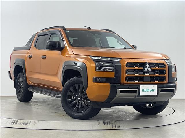 トライトン2.4 GSR ディーゼル 4WD4WD 本革シート