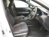 運転席にはパワーシート装備! 運転姿勢の調整が楽にできます。