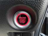 【エンジンスタートスイッチ搭載】 エンジンの始動を、スイッチひとつでスマートに。キーを差し込む必要が無いため、キーは持っているだけでOKです。
