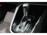 扱いやすい位置に配置されたフロアオートマチックです☆CVTを採用で滑らかでスムーズな走りが楽しめますよ♪