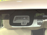 【スズキ セーフティサポート】走行中に前方の車両等を認識し、衝突しそうな時は警報とブレーキで衝突回避と被害軽減をアシスト。より安全にドライブをお楽しみいただけます。