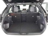 広々としたラゲージスペースを備えています。大きなものや長さのある荷物もしっかりと積み込めます。
