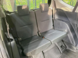 3列目シートはもちろん状態良好☆大人でもゆったりと座って頂けますので、大人数でのお出かけもラクラクです♪ご家族で、気の知れた仲間で、ドライブに行くのが楽しみですね♪