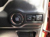 【両側電動スライドドア】狭い場所でもドアを全開にでき、チャイルドロックを使っても運転席のスイッチを操作するだけでドアの開け閉めが可能です。小さなお子様でもボタン一つでスライドドアの開閉可能です。