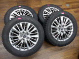 ※純正17インチAW+スタッドレスタイヤ(225/60R17 グッドイヤーアイスナビ6 残溝7分山) 完備。 ご質問やご相談などございましたらお気軽にご連絡下さいませ。皆様からのお問い合わせを心よりお待ちしております。