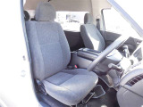 【内装】ハイエースの車内です♪もちろん、フロアマットもついてますよ〜!