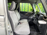 運転席シート廻りは使用感も少なく、良好な状態となっています。丁寧に使われていたことがよくわかりますね。
