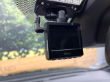 【ドライブレコーダー】ドライブレコーダー装備!走行中はもちろん、あおり運転や事故に遭遇した際、映像で記録し、万一のリスクに備えます。※記録用SDカードはお客様ご自身でご準備いただく必要があります。