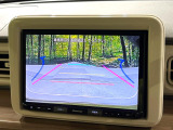 【バックカメラ】駐車時に後方がリアルタイム映像で確認できます。大型商業施設や立体駐車場での駐車時や、夜間のバック時に大活躍!運転スキルに関わらず、今や必須となった装備のひとつです!