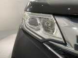 LEDヘッドライトは、点灯の瞬間から最大光量を発揮し、突然暗くなるトンネルなどでの安定感を高めます。