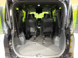 普段のお買い物や通勤、送迎等に十分な荷室スペースを確保しております。セカンドシートを倒すと、大きな荷物の積載も可能です♪