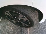 お洒落は足元から!アルミホイールが装備されております。