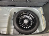 パンク時も安心スペアータイヤ装着