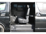 【R3年式/4ナンバー/ディーゼル4WD】オフロードPKG★大画面ナビ★ベッドキット★他**全国ご納車OK〜**