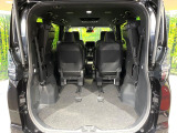普段のお買い物や通勤、送迎等に十分な荷室スペースを確保しております。セカンドシートを倒すと、大きな荷物の積載も可能です♪