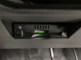 アンテナ分離型のETCを装備しています。今では当たり前になったETC。高速道路でかなり便利です。