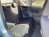 後部座席です。綺麗・清潔に仕上げております。内装の綺麗なお車は気持ちが良いですし、コンディションのいい車が多いです。