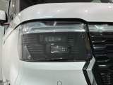 LEDヘッドライトは、点灯の瞬間から最大光量を発揮し、突然暗くなるトンネルなどでの安定感を高めます。