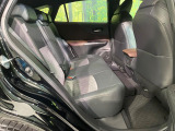 後部座席も気になるようなキズ・汚れやへたり等、大きなダメージはなく、良好な状態です。