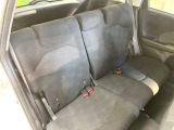後部座席も気になるようなキズ・汚れやへたり等、大きなダメージはなく、良好な状態です。
