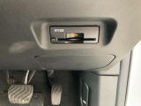 運転席右側下部にETCついててカードの出し入れも簡単です。