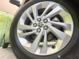 【純正16インチアルミホイール】外観にマッチした純正アルミホイールを装着しております。各種社外アルミホイールや、スタッドレスタイヤも取扱いしております。是非ご相談ください♪
