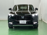 LEDヘッドライトを装備しています。LEDヘッドライトはとても明るく、雨の日や夜間走行も安全・安心です。オートライトコントロール付きで周囲の明るさに応じて自動で点灯・消灯します
