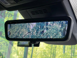 【デジタルインナーミラー】後席の大きな荷物や同乗者で後方が確認しづらい時でも安心!カメラが撮影した車両後方の映像をルームミラー内に表示。クリアな視界で状況の確認が可能です!