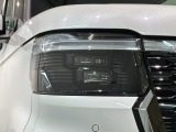 LEDヘッドライトは、点灯の瞬間から最大光量を発揮し、突然暗くなるトンネルなどでの安定感を高めます。