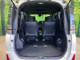 後席を格納すると、これだけの広さが!シーンに合わせたシートアレンジで、大きな荷物も積むことが出来ます♪